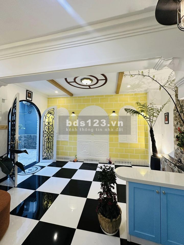 Siêu phẩm Gò Vấp đẹp như tranh vẽ, 30m2, 3 tầng, tặng nội thất, chỉ 3.1 tỷ thương lượng.