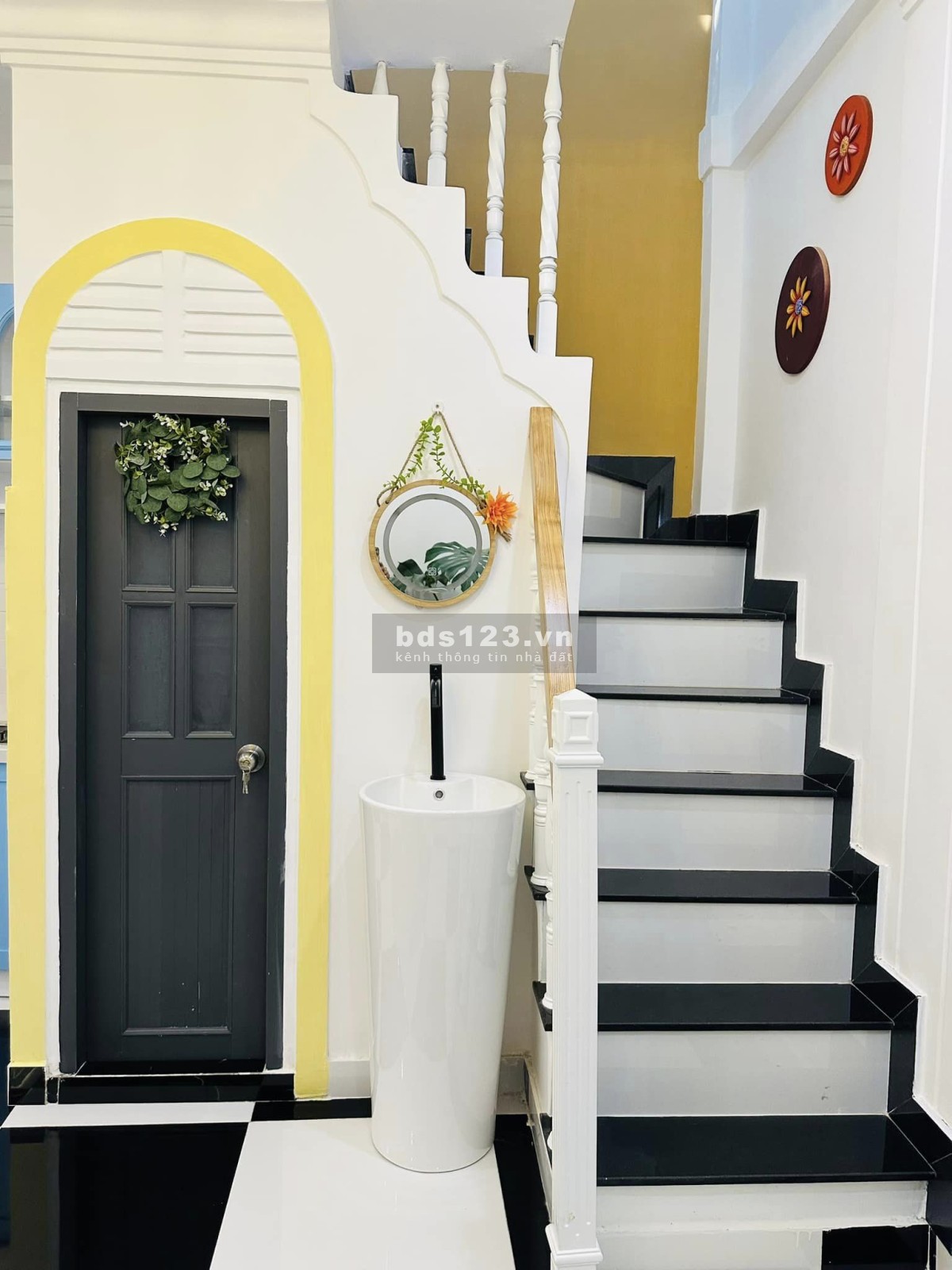 Siêu phẩm Gò Vấp đẹp như tranh vẽ, 30m2, 3 tầng, tặng nội thất, chỉ 3.1 tỷ thương lượng.