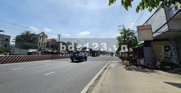 Bán dãy trọ ĐT 743 P Bình Chuẩn, Thuận An, SHR rộng 360m2 với 20 phòng trọ