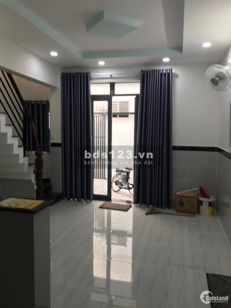 Cho thuê nhà phố Bình thạnh giá 12tr/tháng gần ĐH Ngoại thương và bến xe miền Đông cũ.