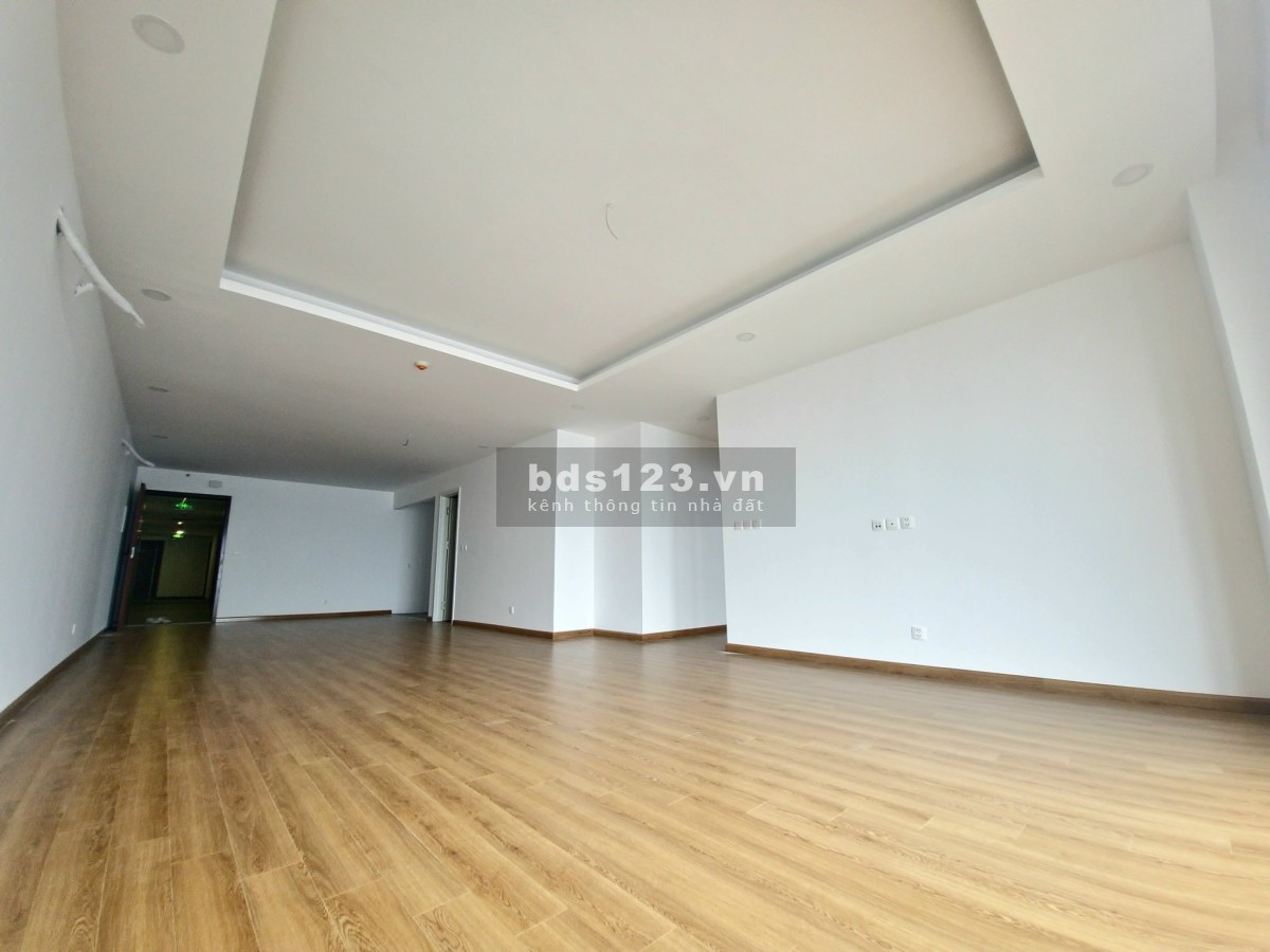 Cần bán gấp căn hộ đẹp, thoáng diện tích 156m2, thiết kế 3 phòng ngủ