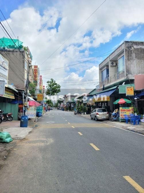 Bán nhà trọ 300m2 tại KDC Việt Sing giá cực hấp dẫn cắt lỗ 4.5 tỷ NH hỗ trợ vay 70%