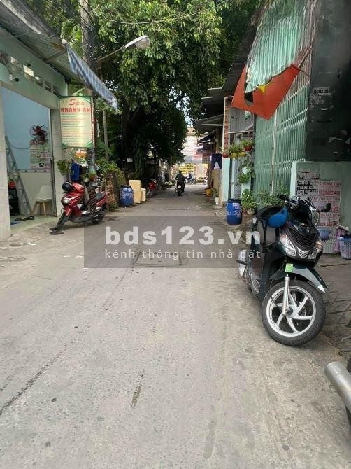 Bán dãy trọ 108m2, vị trí trung tâm, đường thông 5m tại Dĩ An Bình Dương giá chỉ 32 triệu/m2