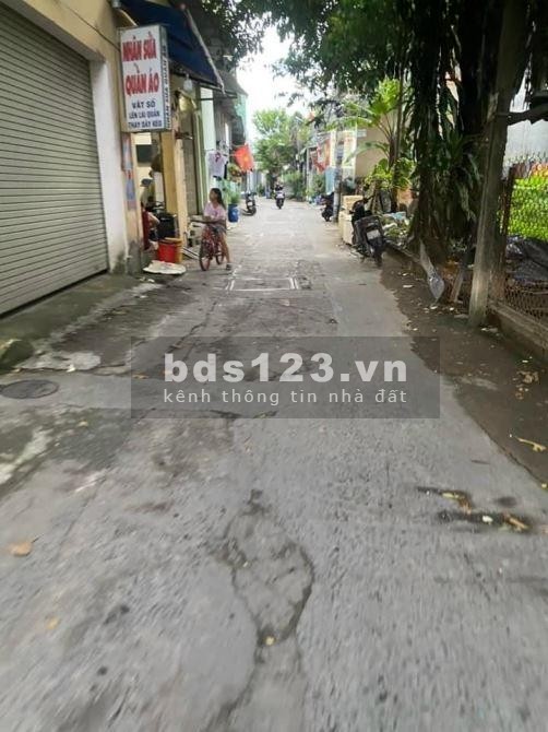 Bán dãy trọ 108m2, vị trí trung tâm, đường thông 5m tại Dĩ An Bình Dương giá chỉ 32 triệu/m2