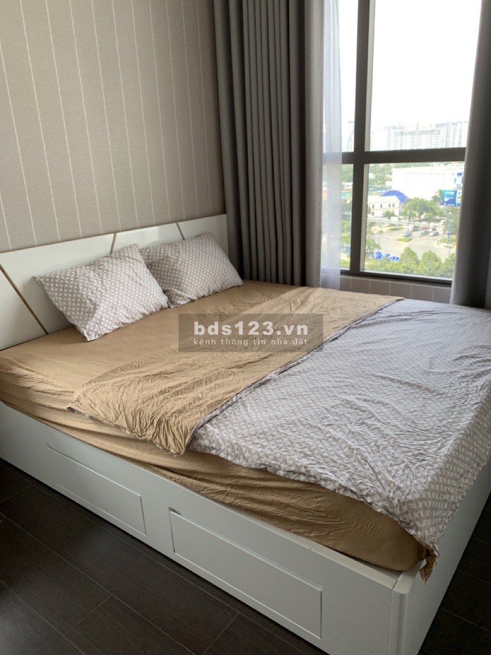 Tin thật 100%, kẹt tiền bán gấp căn 2PN + 1 - 80m2, đông bắc, view đẹp, 4.150 tỷ. LH: 0903 681 920