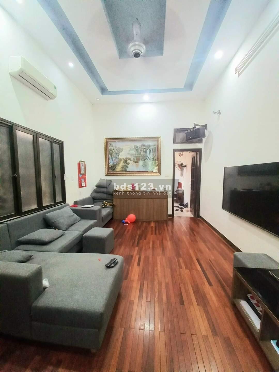Bán nhà Tứ Liên, nhà hiếm, oto đỗ cổng, 69m2, 7,3 tỷ