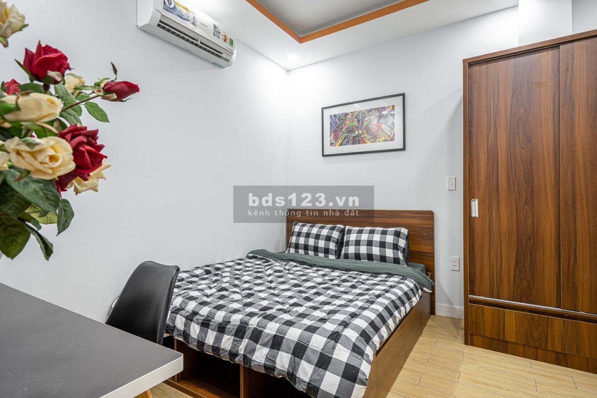 Căn hộ Ban Công Thoáng - Full Nội Thất Gần Ngã Tư Hàng Xanh
