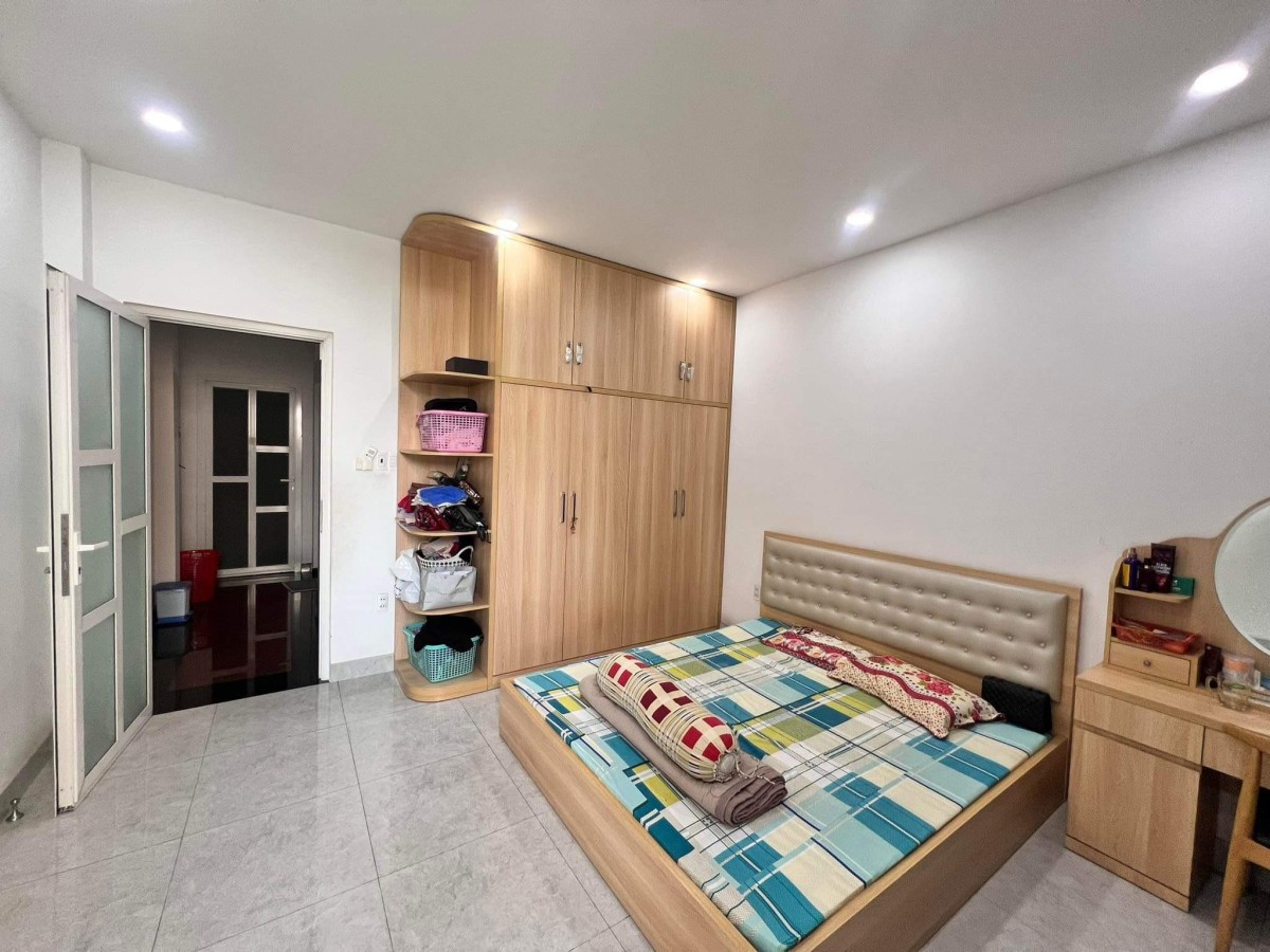 Bán nhà diện tích 63M2 (4 x16) 3 tầng, 3 phòng ngủ