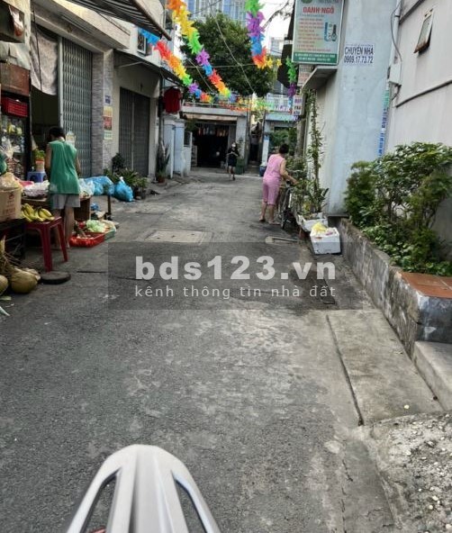 Bán dãy trọ đối diện công viên phần mềm Quang Trung, giá 5 tỷ, nở hậu, thu nhập 11 triệu đồng/tháng