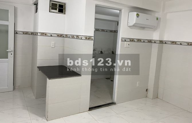 Bán CHDV diện tích 222m2 giá 28.5 tỷ đồng gần cao đẳng Lý Tự Trọng