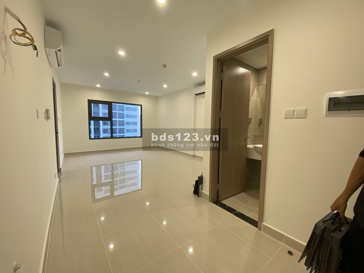 Hot Cho thuê căn studio có rèm 4,5 triệu tại Vinhomes Quận 9
