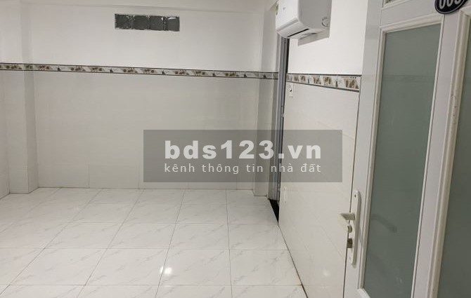 Bán CHDV diện tích 222m2 giá 28.5 tỷ đồng gần cao đẳng Lý Tự Trọng