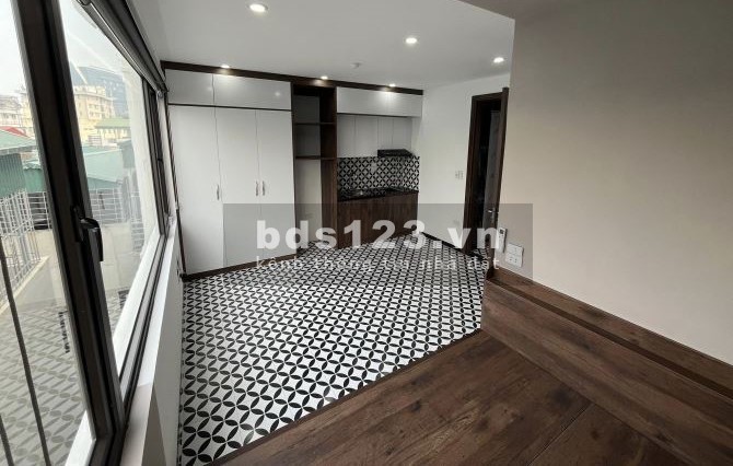 Bán tòa nhà CCMN 7 tầng, 11 phòng tại phố Hào Nam giá chỉ 9.8 tỷ đồng