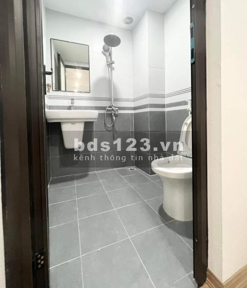 Bán chung cư mini tại Cầu Giấy, 9 phòng khép kín, thu nhập ổn định, diện tích 65m2