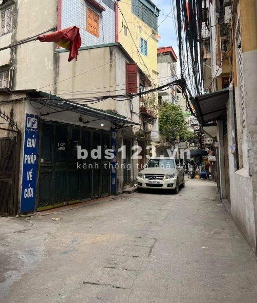 Bán CCMN tọa lạc tại lô góc, gồm 10 phòng tại cục số 5 Yên Xá giá chỉ 5.8 tỷ đồng