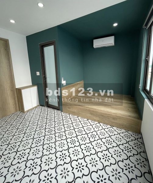 Bán tòa nhà CCMN 7 tầng, 11 phòng tại phố Hào Nam giá chỉ 9.8 tỷ đồng