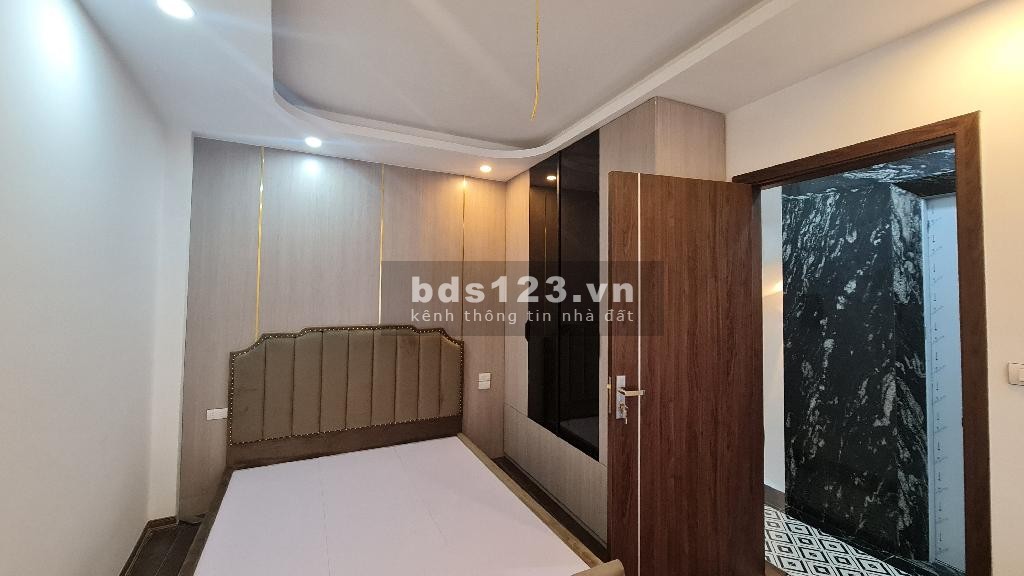 Nhà trung tâm Hai Bà Trưng - Sau 1 nhà ra phố Minh Khai - 6 tầng thang máy đẹp long lanh