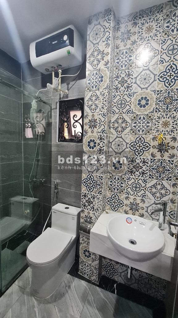 Nhà trung tâm Hai Bà Trưng - Sau 1 nhà ra phố Minh Khai - 6 tầng thang máy đẹp long lanh
