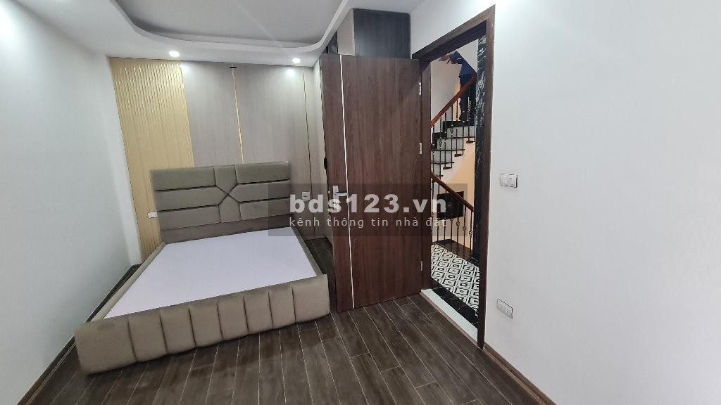 Nhà trung tâm Hai Bà Trưng - Sau 1 nhà ra phố Minh Khai - 6 tầng thang máy đẹp long lanh