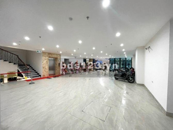 Bán gấp nhà 290m2, 8 tầng, MT 13m, sổ đổ chính chủ tại Lê Thanh Nghị Hà Nội LH 096349289x