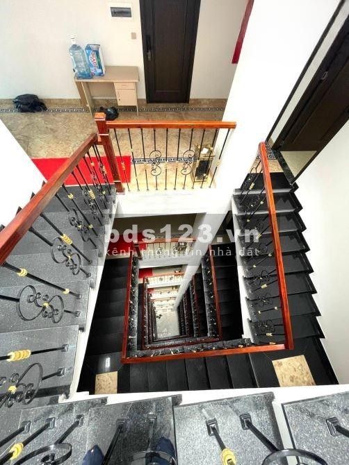 Bán gấp nhà 290m2, 8 tầng, MT 13m, sổ đổ chính chủ tại Lê Thanh Nghị Hà Nội LH 096349289x