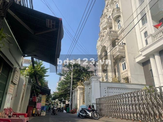 Bán tòa nhà CHDV tại Bùi Văn Ba, Quận 7, DT 377m2 - 1 hầm - 1 trệt - 96 phòng, giá bán 50 tỷ