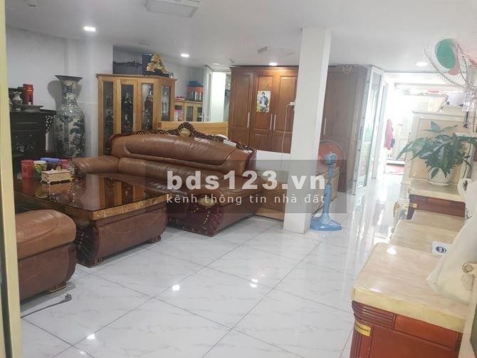 Bán tòa nhà CHDV tại Bùi Văn Ba, Quận 7, DT 377m2 - 1 hầm - 1 trệt - 96 phòng, giá bán 50 tỷ