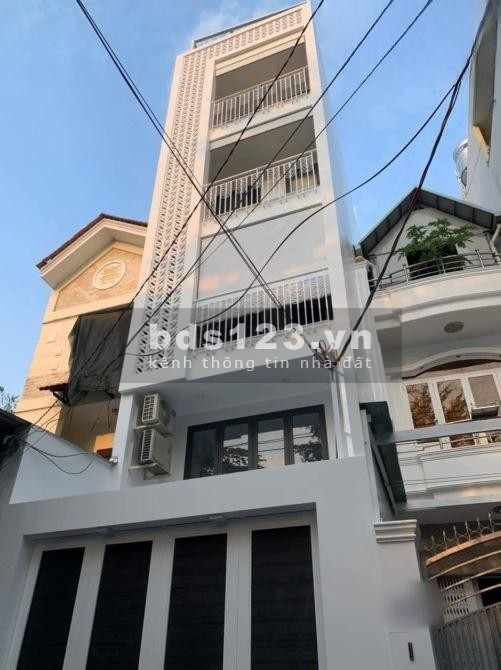 Bán tòa CHDV 95m2, HXH 6m, 5 tầng, gần công an quận tại Phú Nhuận, HCM giá 16 tỷ