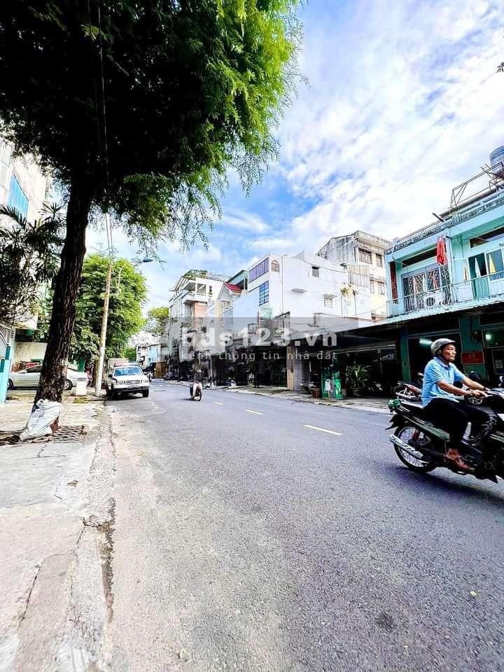 Bán nhà trọ mặt tiền đường Nguyễn Duy Dương, DT 10.6x27m, 1 trệt, 2 lầu giá 70 tỷ