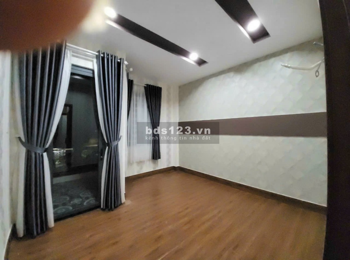 Nhà 1t3l 4pn, 3wc hẻm xe tải. oto đậu trong nhà hoặc ngoài, nội thất cơ bản đầy đủ