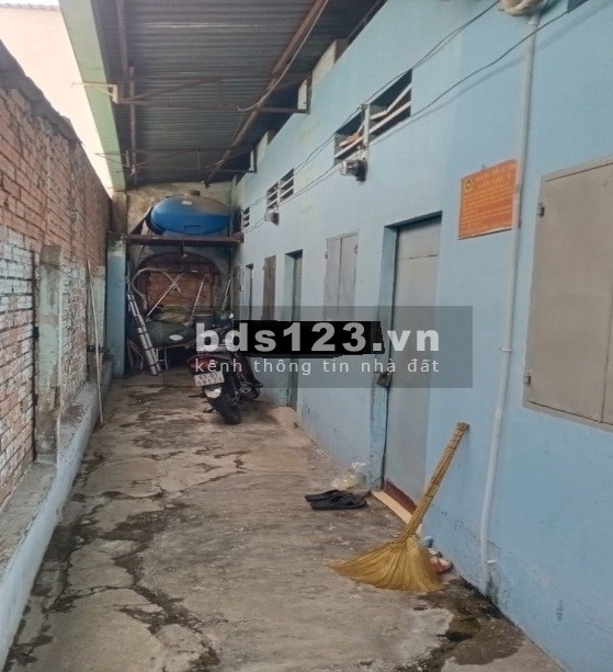 Cần bán dãy nhà trọ 4 phòng tại Lê Văn Tách, Dĩ An với giá 2,7 tỷ cho 100m2