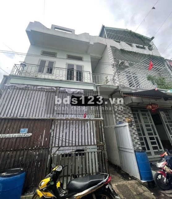 Bán dãy trọ 8 phòng nằm trong hẻm xe tải, gần chợ Dĩ An 2, diện tích 75m2, giá 2,6 tỷ