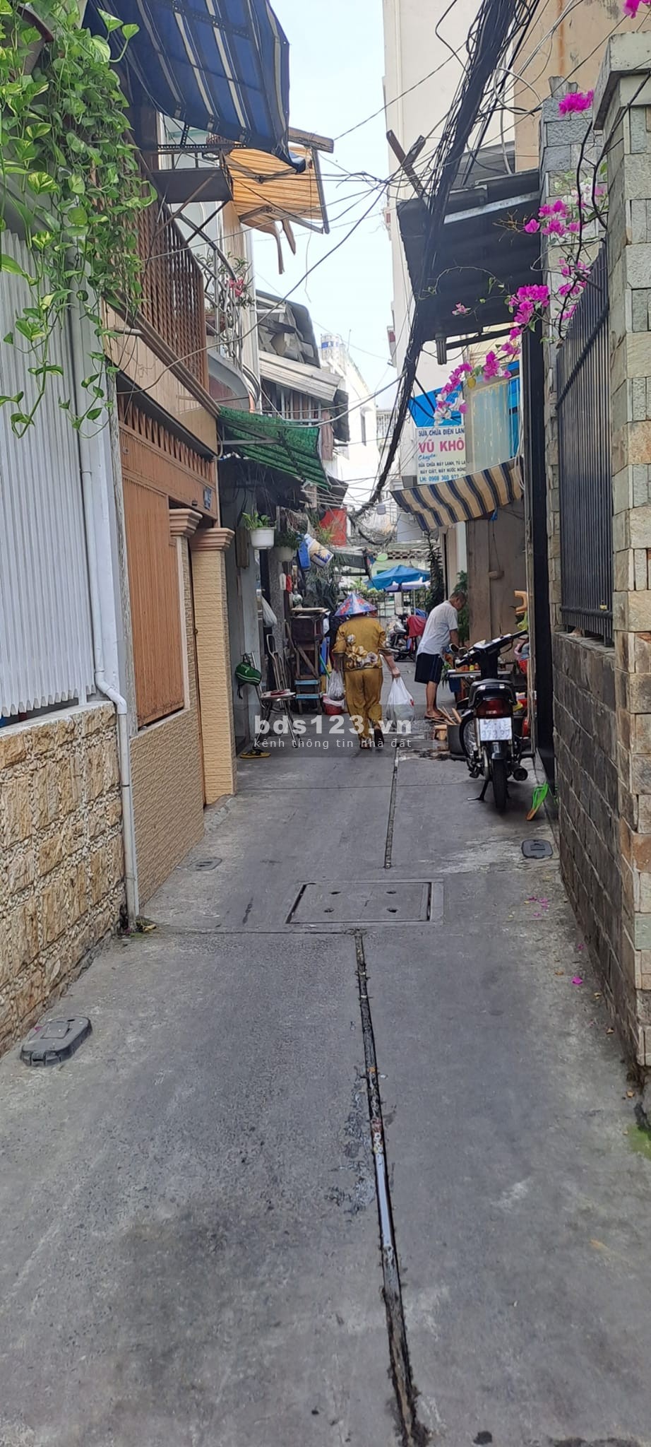 Bán nhà Trần Hưng Đạo, quận 1 khu kinh doanh tiện lợi .4.2 tỷ, 2 tầng