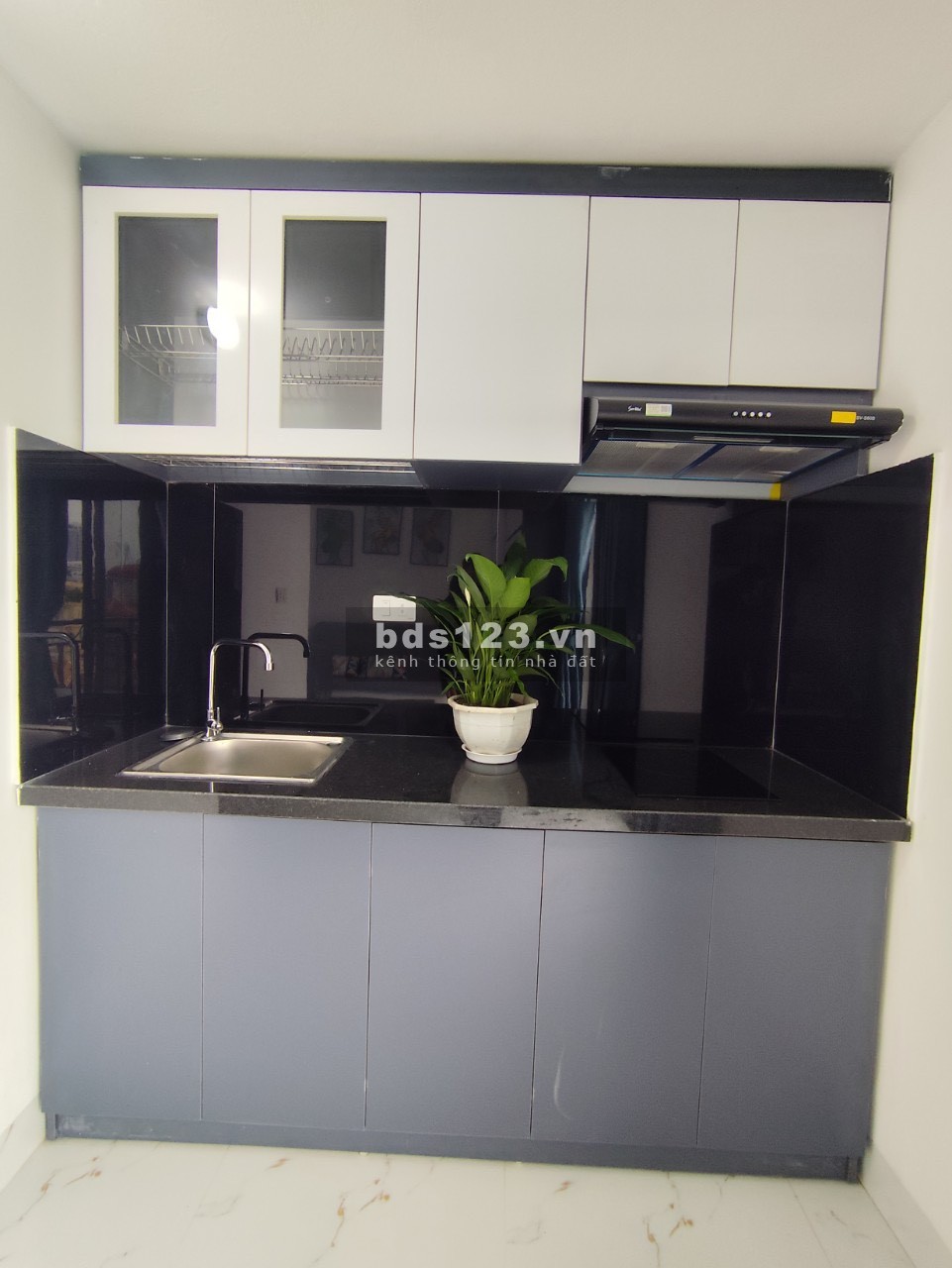 Bán tòa CCMN 100m2, 7 tầng, MT 10m, ban công, tại ngõ 381 Nguyễn Khang, giá chỉ 16.8 tỷ