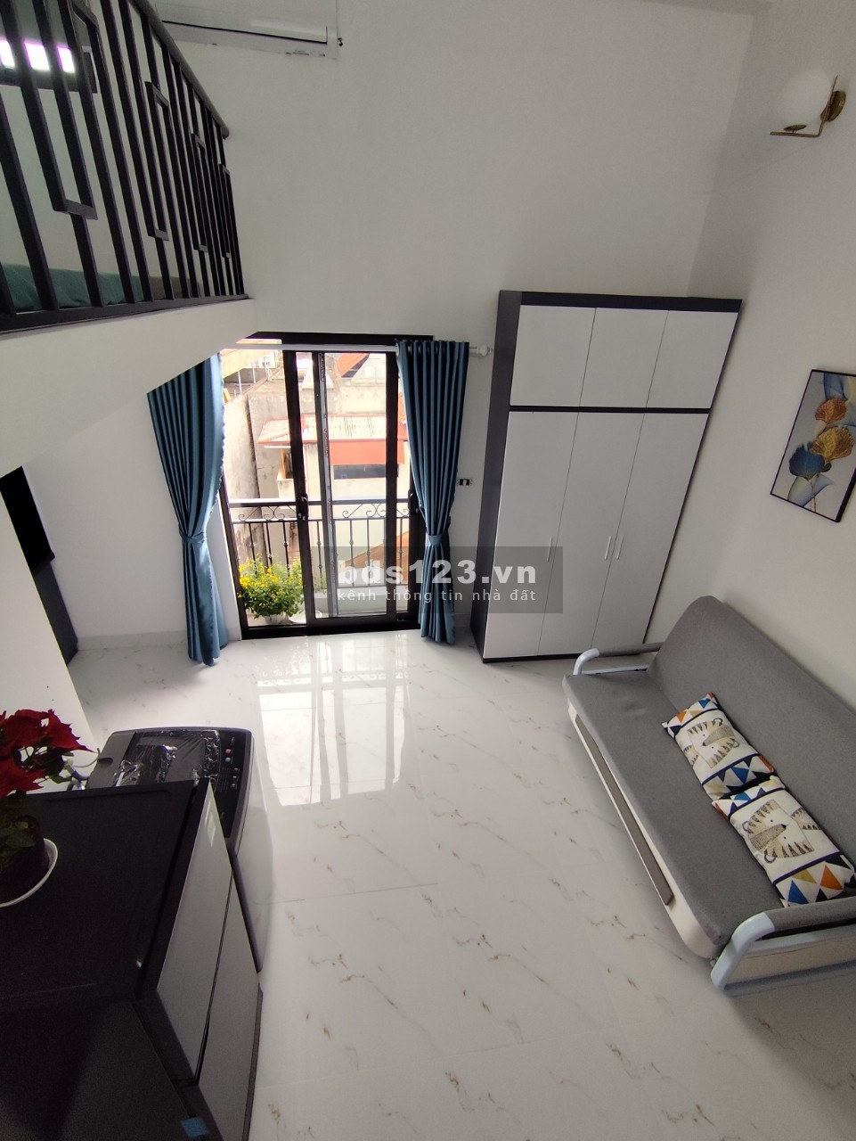 Bán tòa CCMN 100m2, 7 tầng, MT 10m, ban công, tại ngõ 381 Nguyễn Khang, giá chỉ 16.8 tỷ