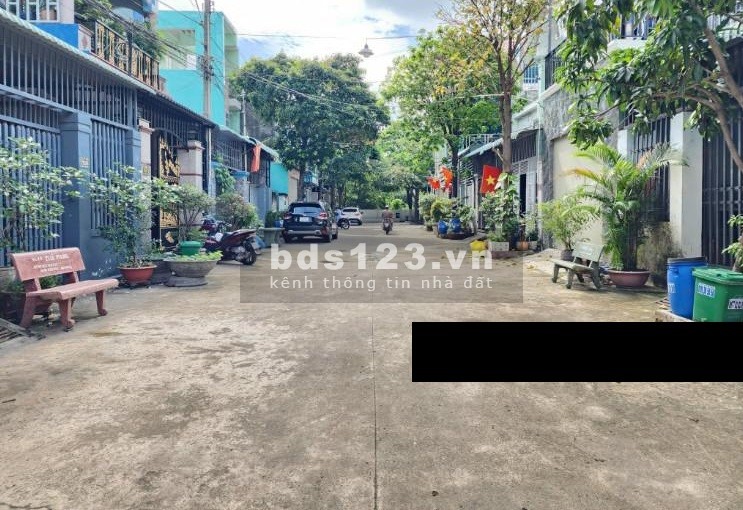 Bán nhà 1 trệt 1 lầu kèm 3 phòng trọ phía sau tại đường Bình Phú, Thuận An giá 2,35 tỷ