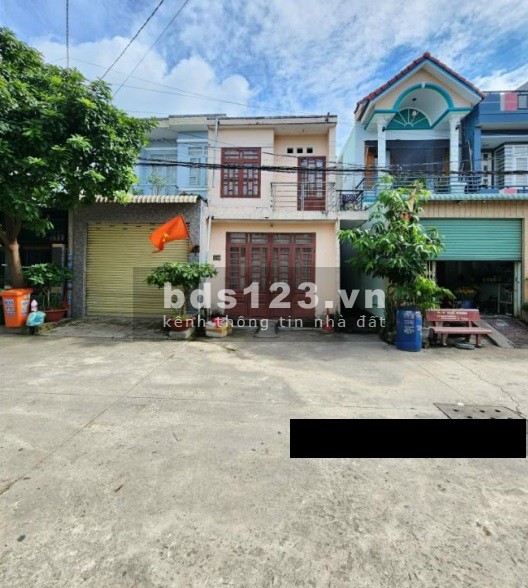 Bán nhà 1 trệt 1 lầu kèm 3 phòng trọ phía sau tại đường Bình Phú, Thuận An giá 2,35 tỷ