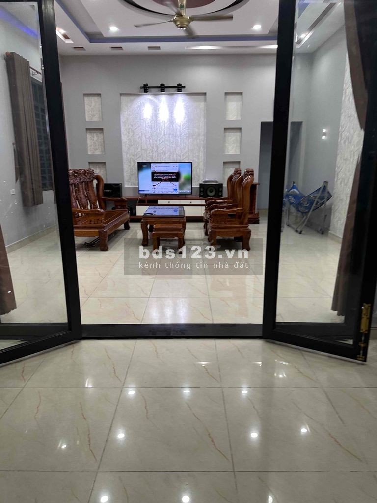 Bán dãy trọ và biệt thự diện tích 809m2 giá 24 tỷ đồng tại Linh Xuân, Thủ Đức