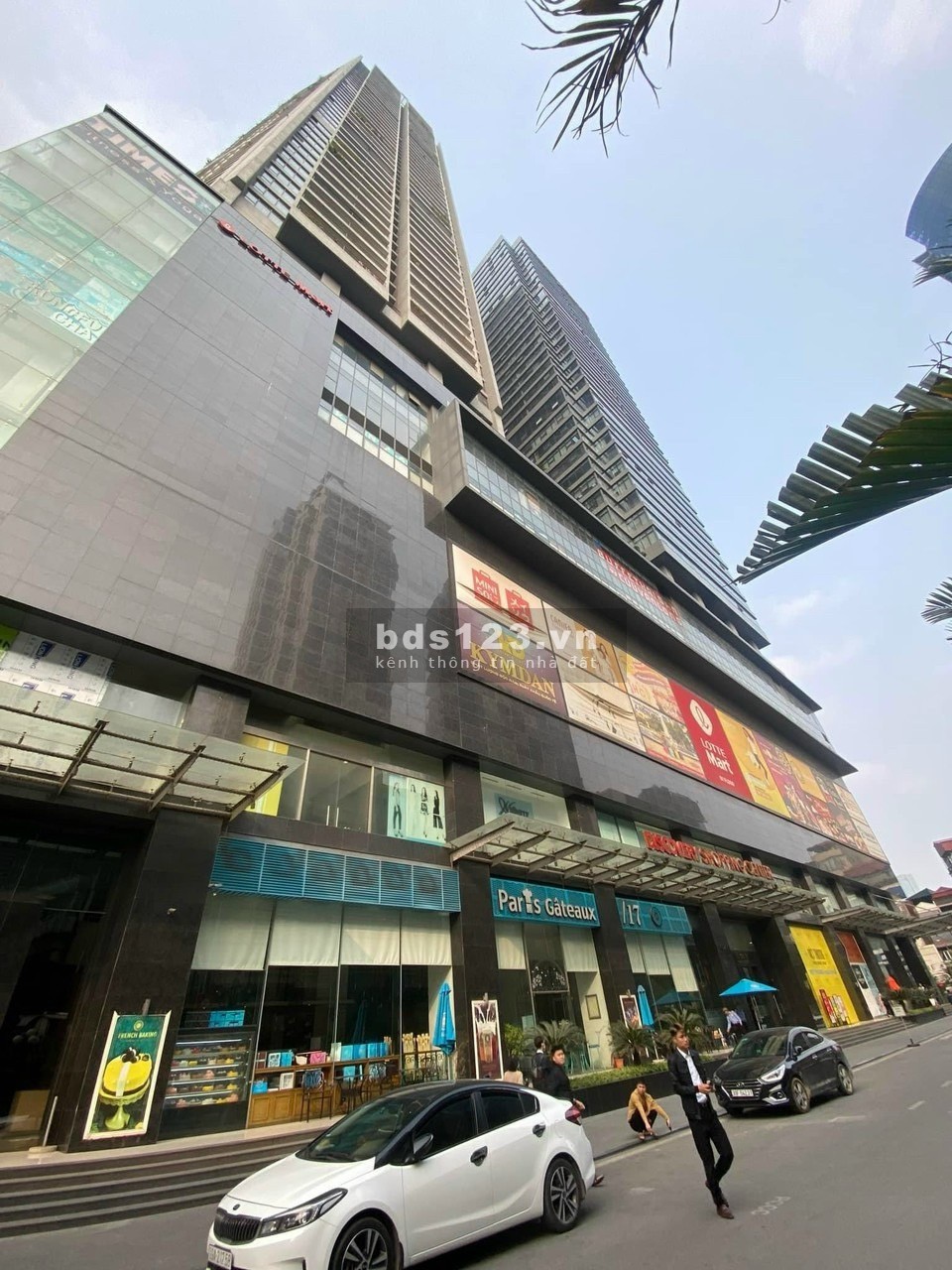 (Gấp) Bán căn hộ 192m2, thiết kế 3 phòng ngủ + 1 phòng đa năng. Ban công Tây Bắc. View city đẹp