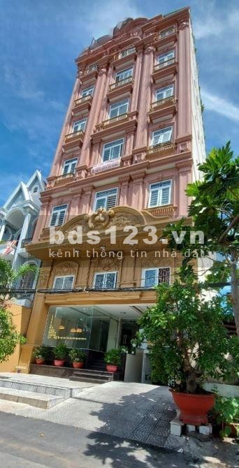 Bán nhà mặt tiền đường Lê Văn Lương, 5x33m, nội thất cao cấp, vị trí đẹp, giá 48.5 tỷ