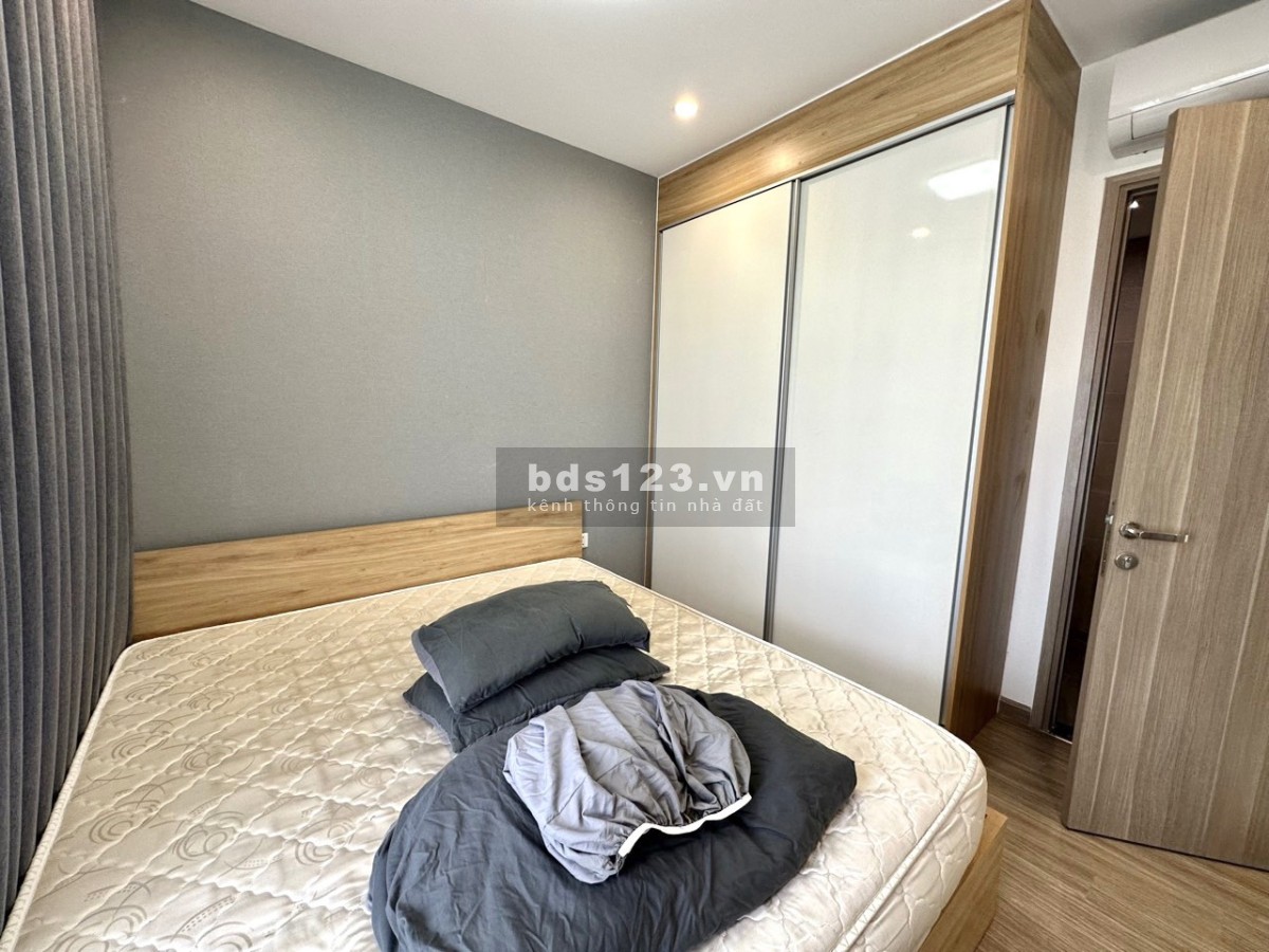Cắt lỗ bán gấp căn hộ 2PN+1 tặng full nội thất cao cấp tại Vinhomes Grand Park
