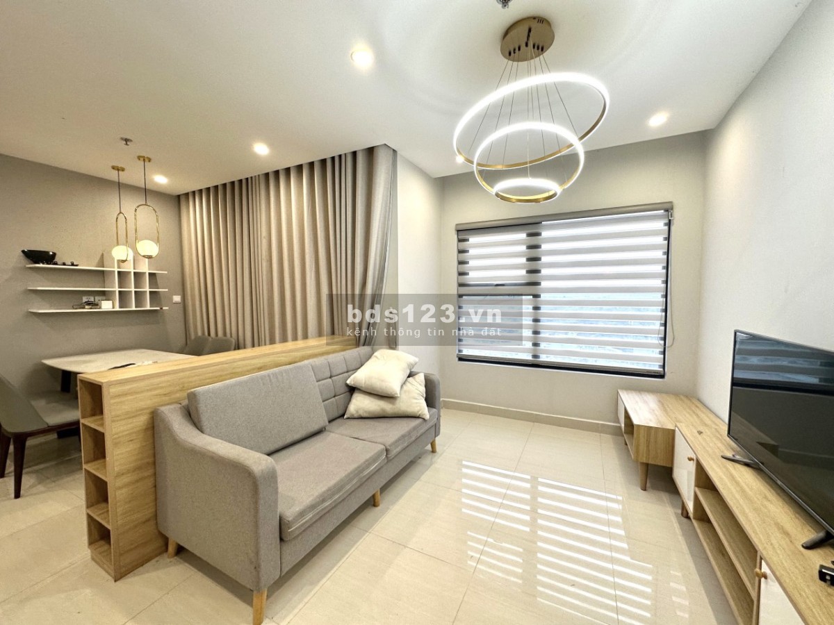 Cắt lỗ bán gấp căn hộ 2PN+1 tặng full nội thất cao cấp tại Vinhomes Grand Park