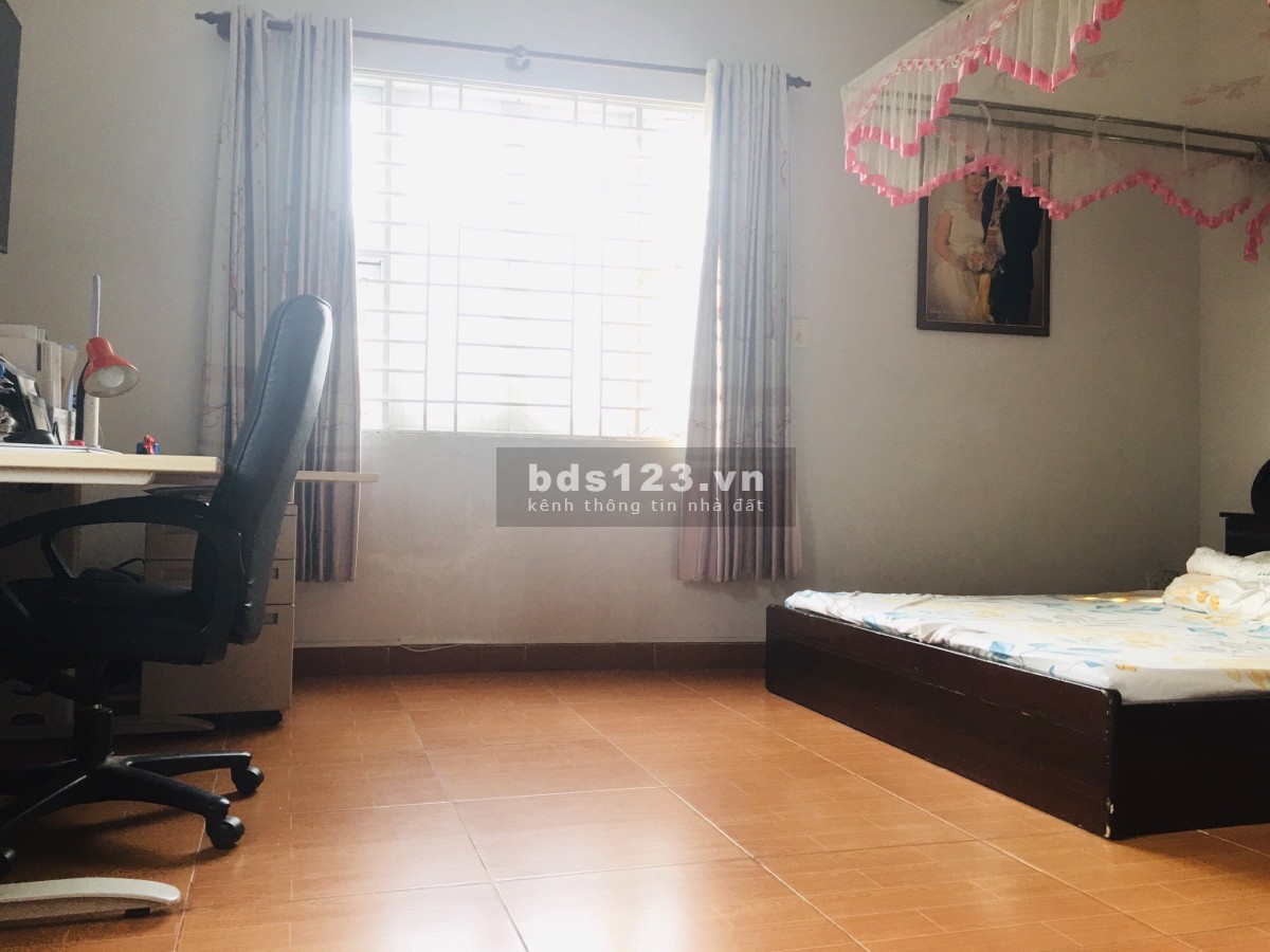 Nhà 192m2, 2pn 3wc, full nội thất. Hẻm xe hơi vào tận nhà.