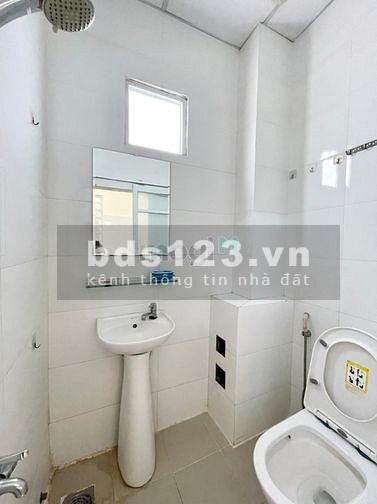 Cho thuê căn Duplex gần Xa Lộ Hà Nội, đại học SPKT, nội thất cơ bản