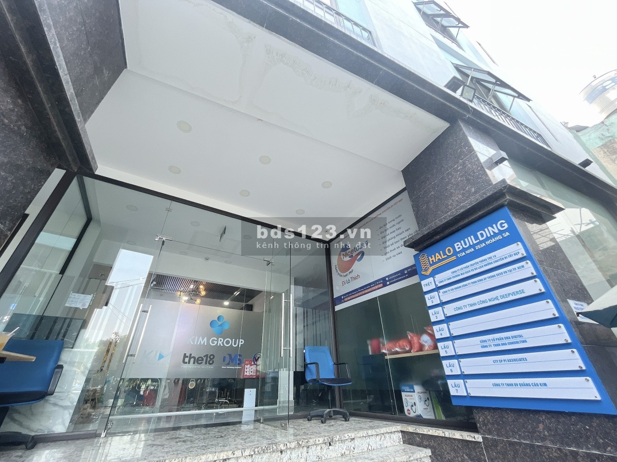 Cho thuê văn phòng 150m2 view kính, cửa sổ tại Hoàng Sa, Quận 1