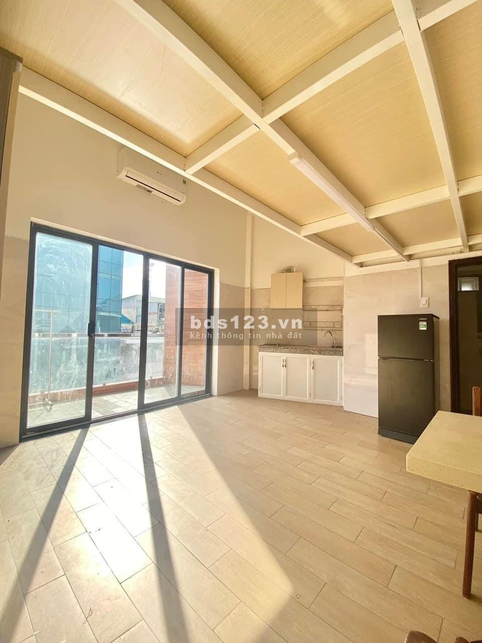 Cho thuê duplex, gác cao, ban công riêng, full nội thất tại Hoàng Hoa Thám, Bình Thạnh
