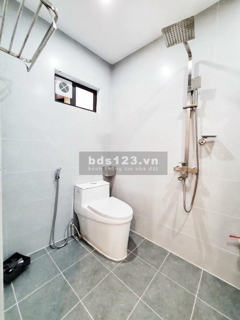 Nhà đẹp ở luôn trung tâm quận hai Bà Trưng - Ngõ rộng thoáng vài bước ra ô tô - Gần phố Minh Khai