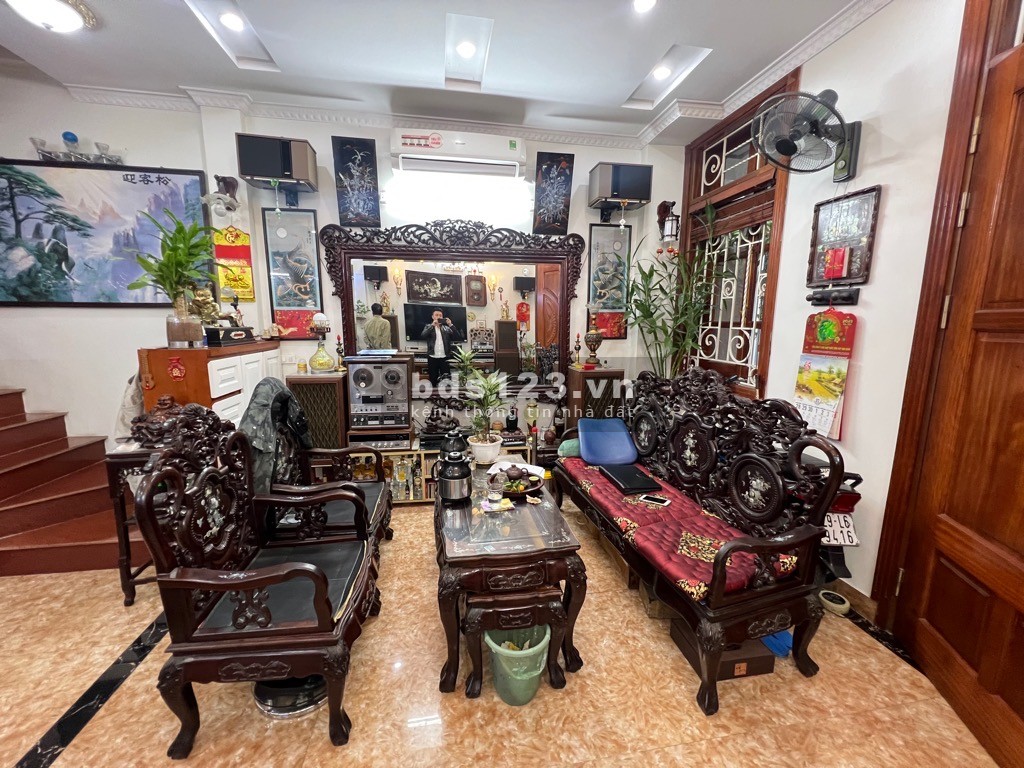 Nhà trung tâm Hai Bà Trưng - Mặt ngõ Đê Trần Khát Chân - Nhà cực chất - Nội thất gỗ cao cấp