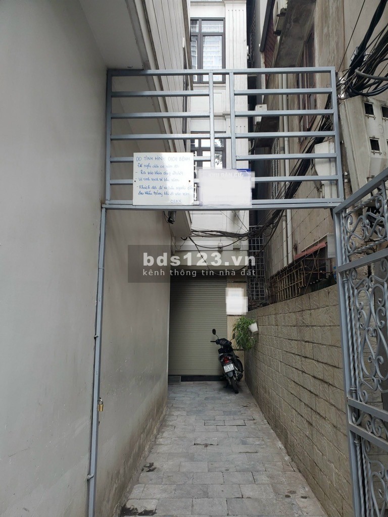 Nhà đẹp ở luôn trung tâm quận hai Bà Trưng - Ngõ rộng thoáng vài bước ra ô tô - Gần phố Minh Khai