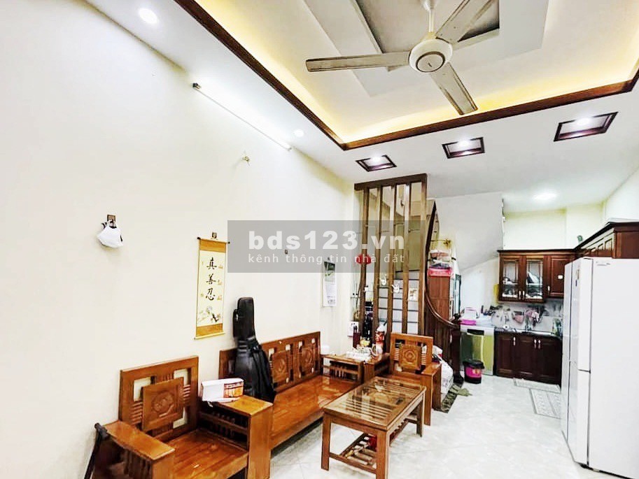 Nhà đẹp ở luôn trung tâm quận hai Bà Trưng - Ngõ rộng thoáng vài bước ra ô tô - Gần phố Minh Khai